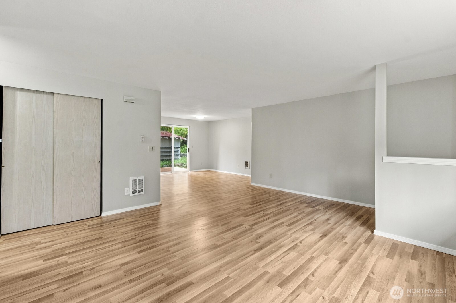 660 Ne Barbara Boulevard Property Photo 8