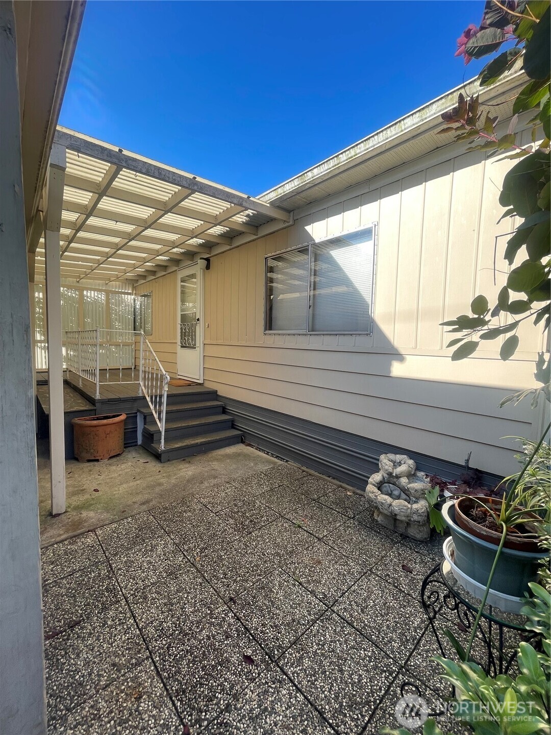 1050 Howard 28 Property Photo 2
