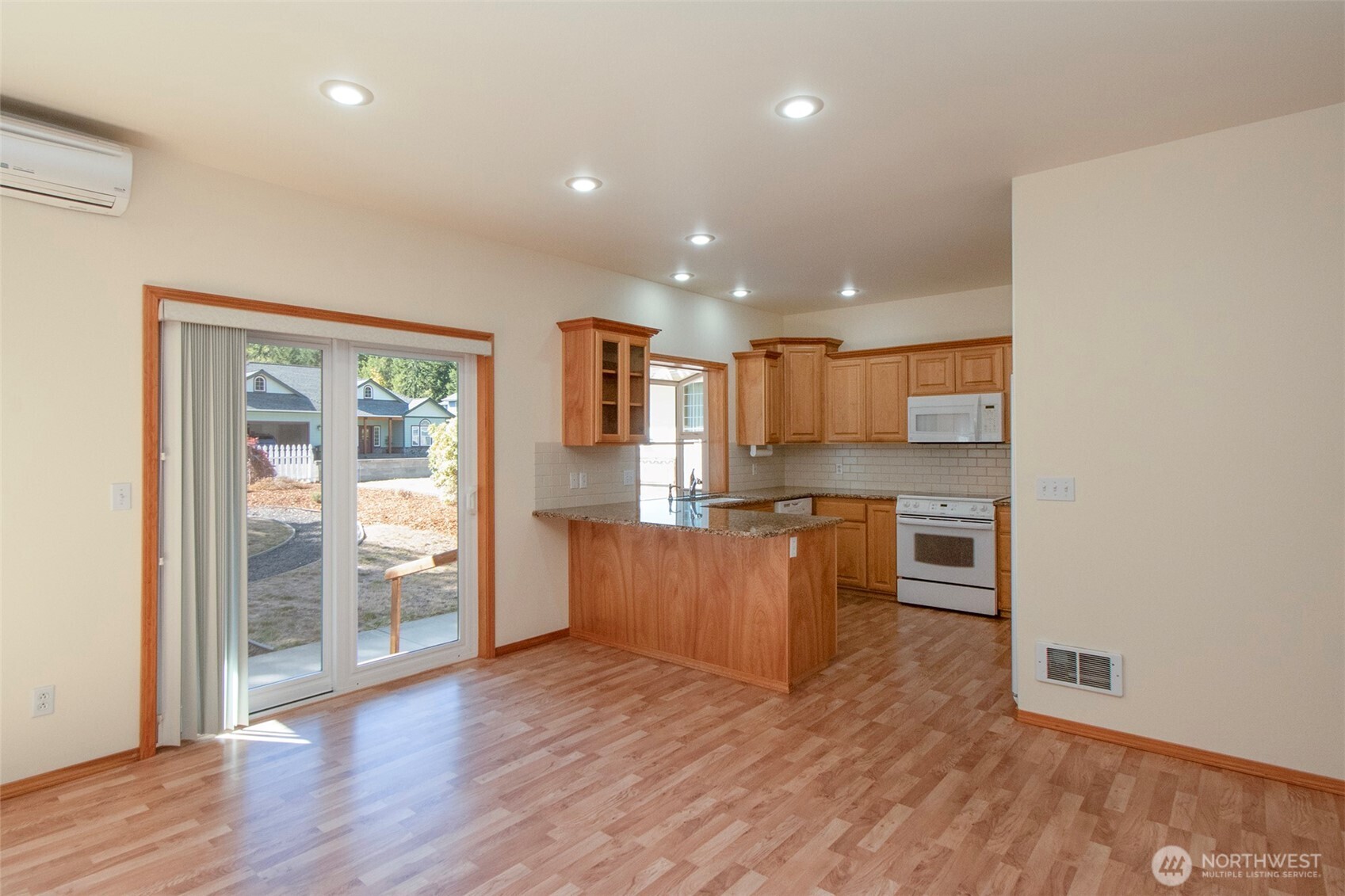 835 Church Avenue Property Photo 7