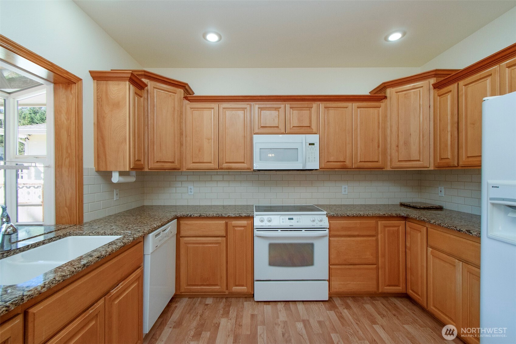 835 Church Avenue Property Photo 8