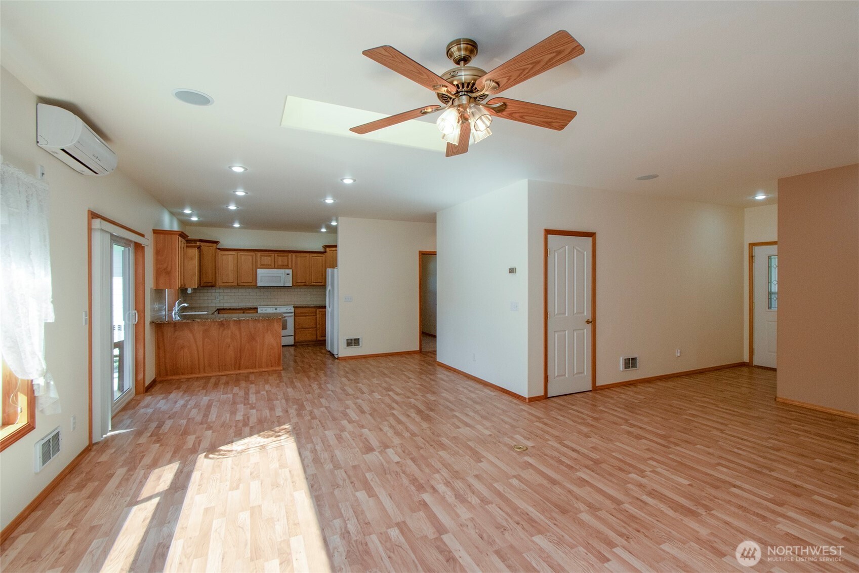 835 Church Avenue Property Photo 13