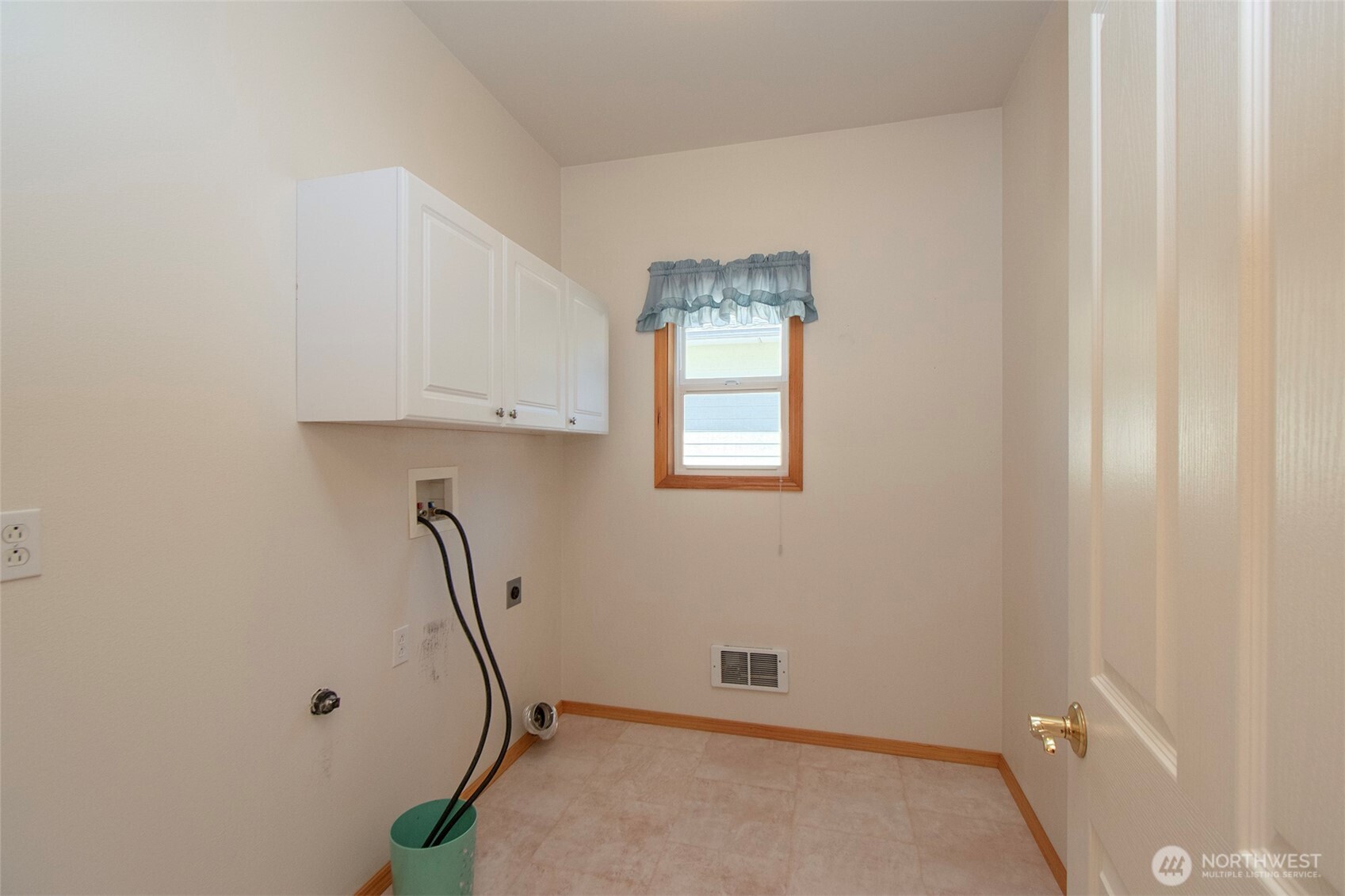 835 Church Avenue Property Photo 28