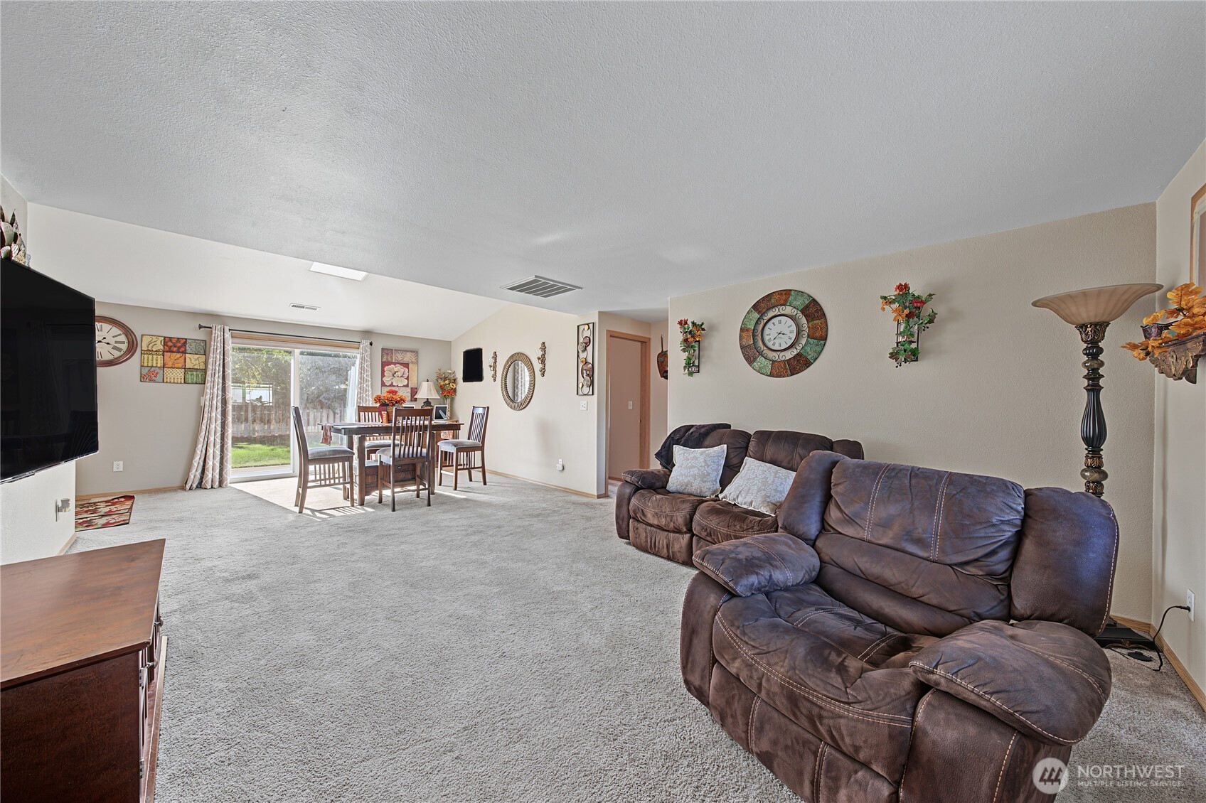 216 N Tamer Lane Property Photo 3