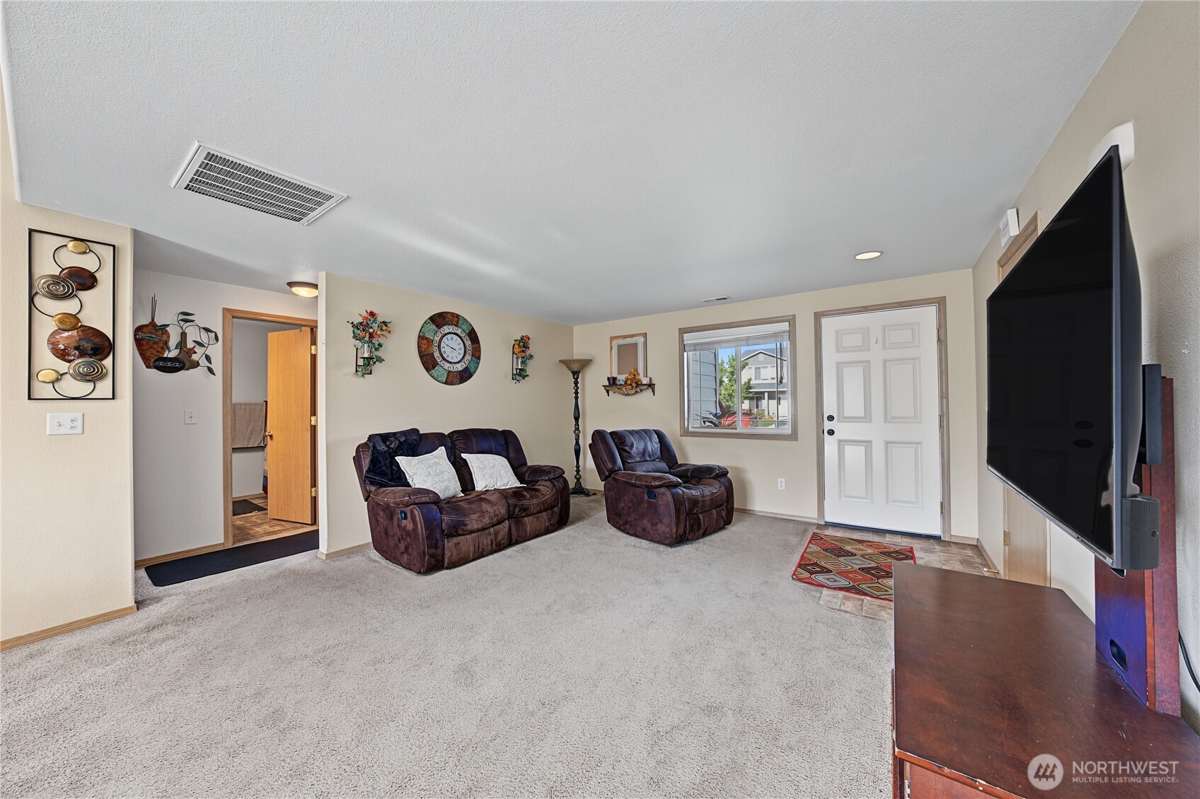 216 N Tamer Lane Property Photo 4