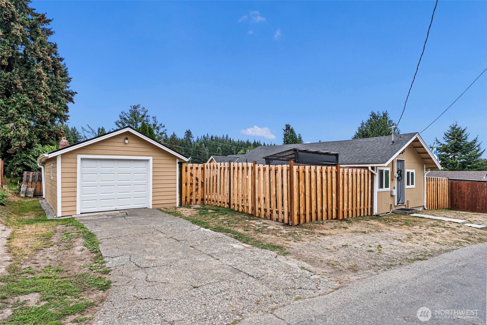 3018 Hollywood Avenue Property Photo 1