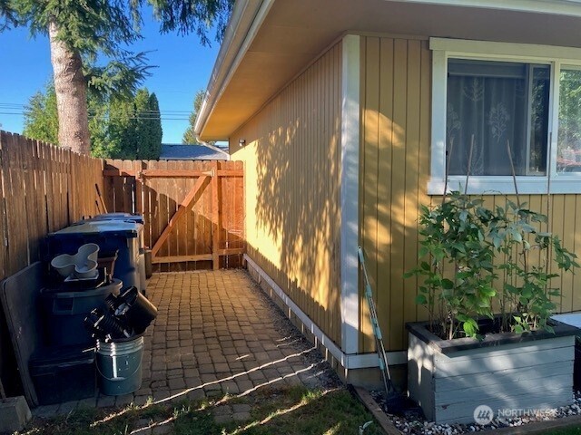 708 Alder Street Property Photo 7
