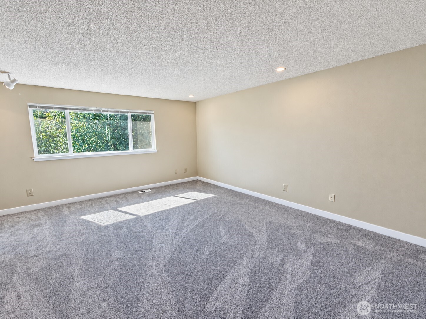21513 4th Avenue C13 Property Photo 6