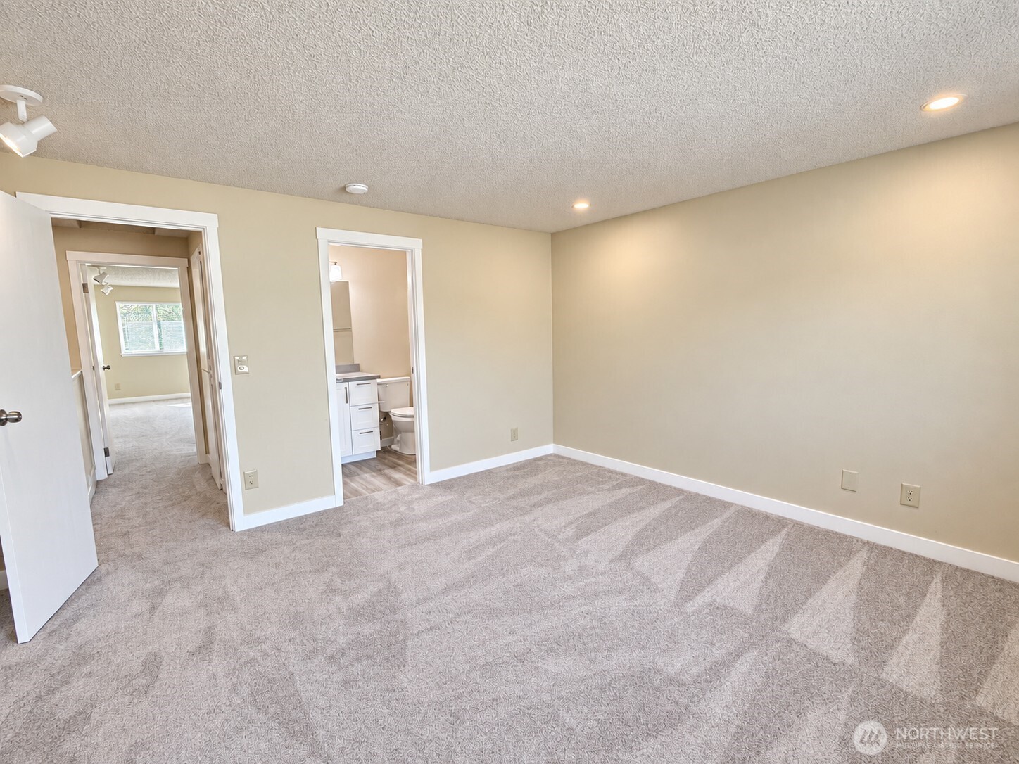 21513 4th Avenue C13 Property Photo 9