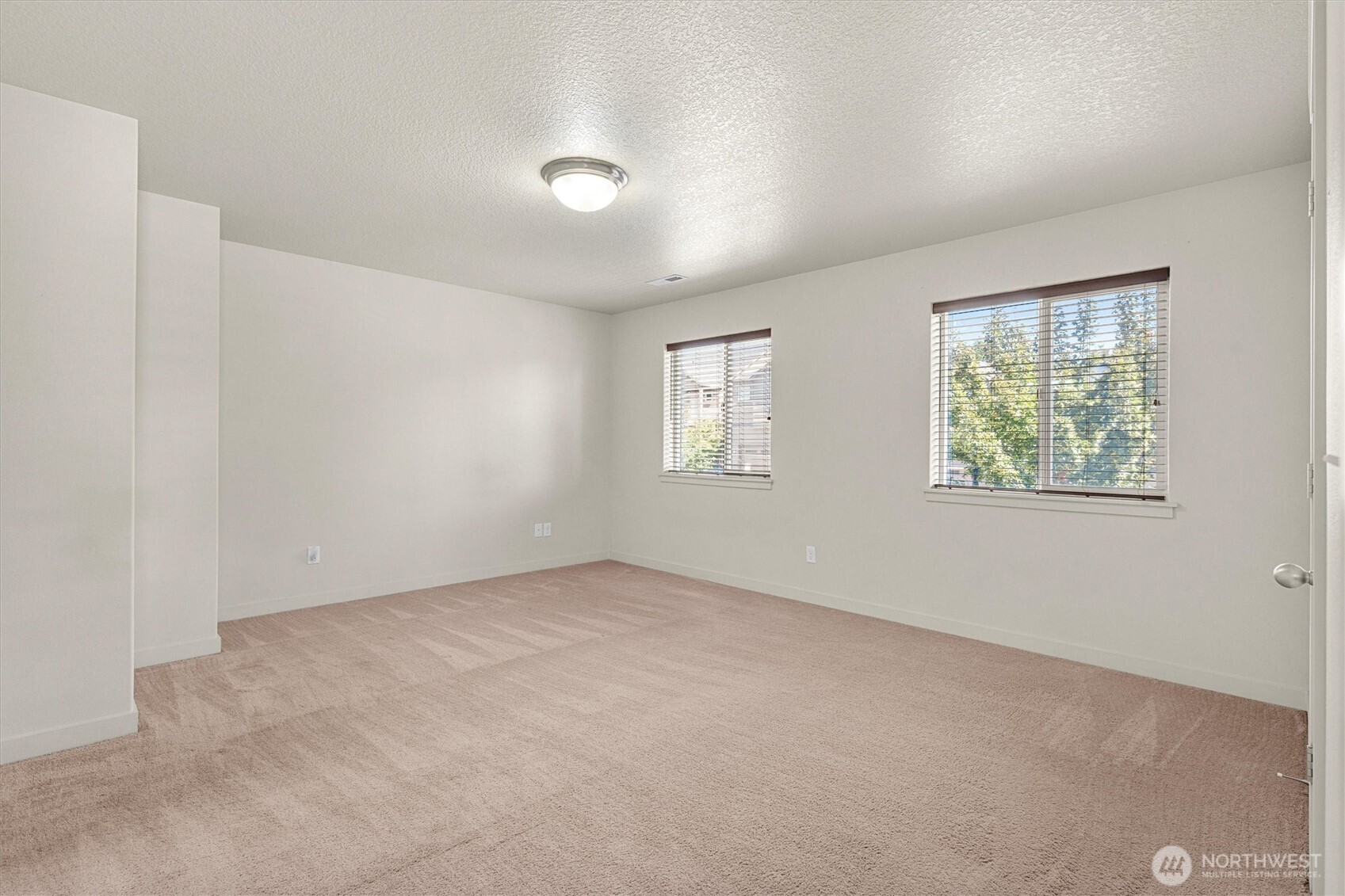 3302 Ne 43rd Place Property Photo 11