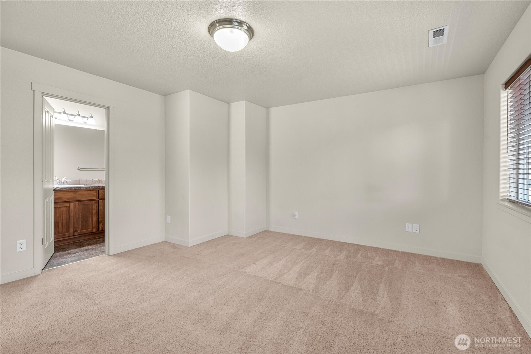 3302 Ne 43rd Place Property Photo 12