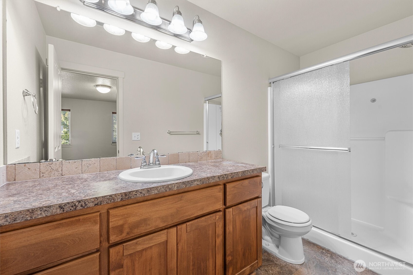 3302 Ne 43rd Place Property Photo 13