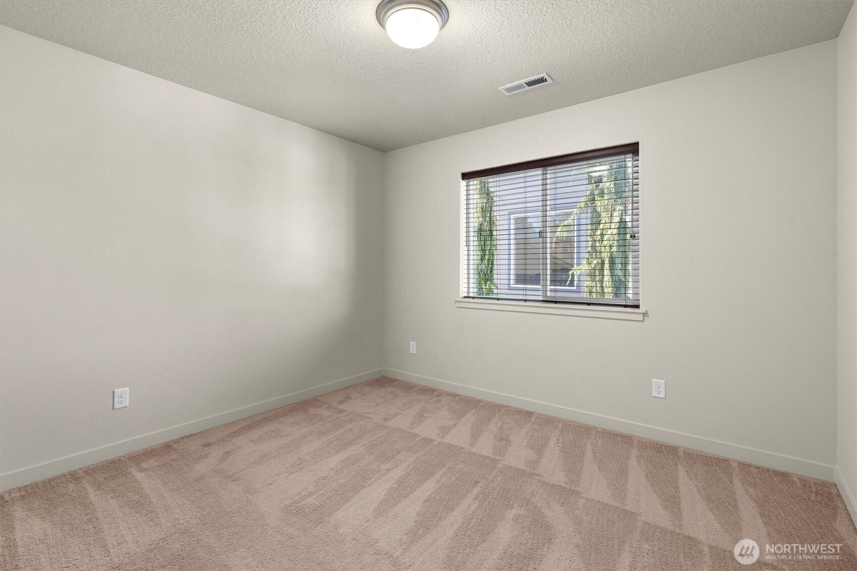 3302 Ne 43rd Place Property Photo 15