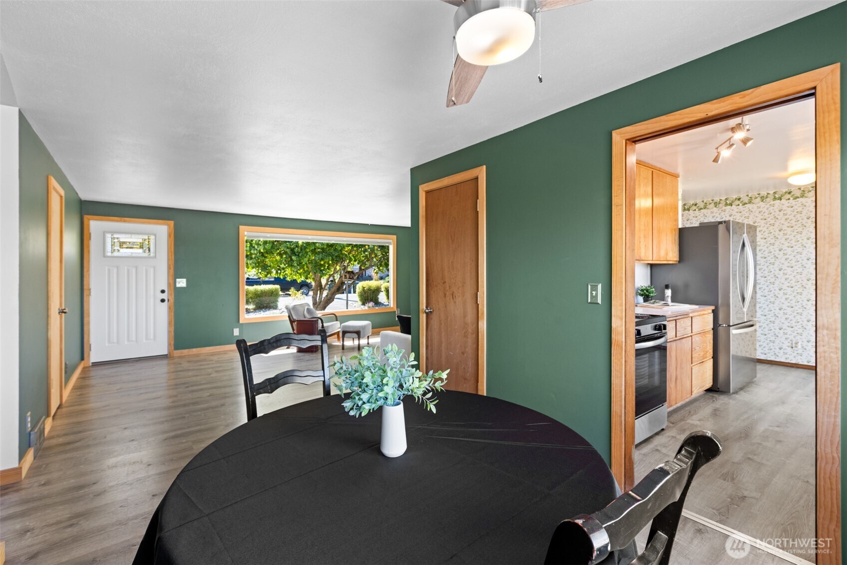 213 W Park Avenue Property Photo 5