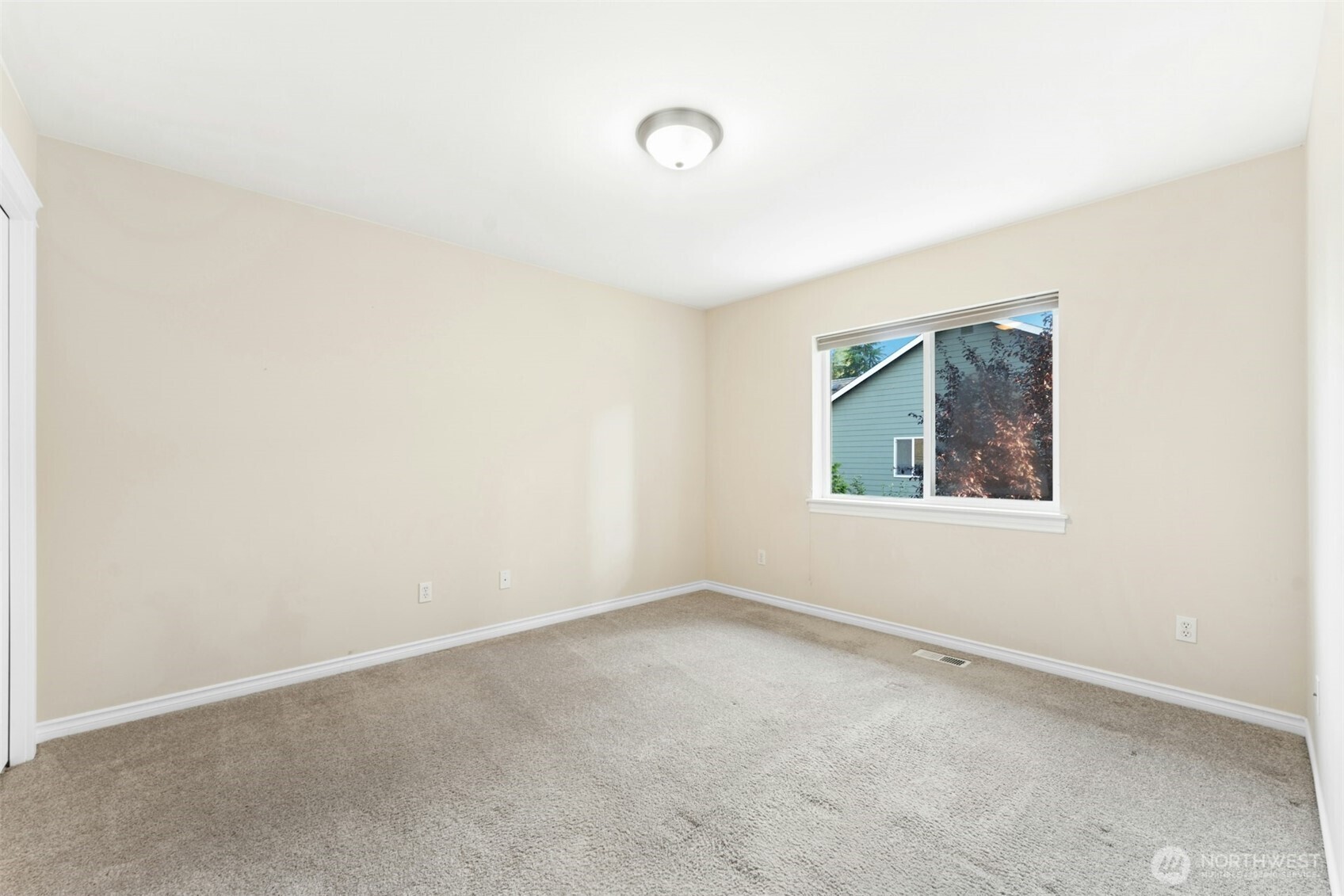 723 N 198th Street Property Photo 20