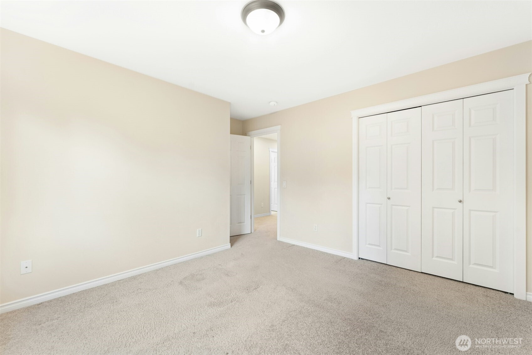 723 N 198th Street Property Photo 22