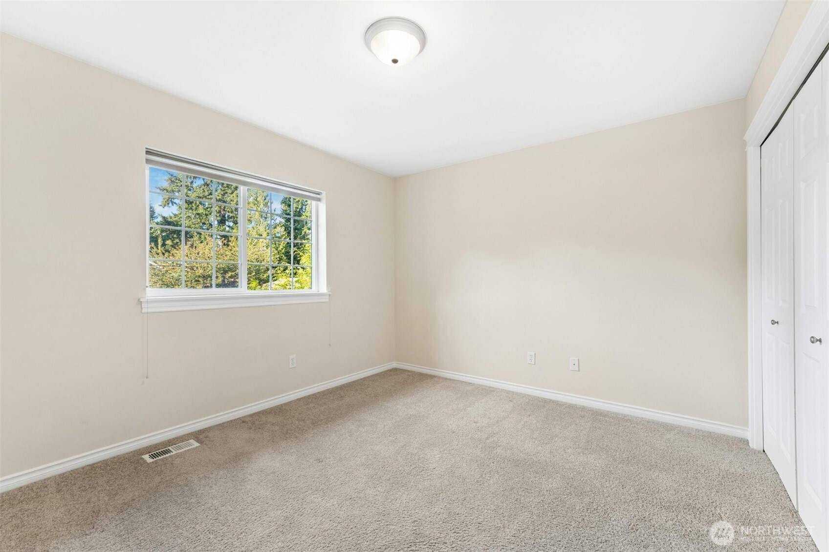 723 N 198th Street Property Photo 24