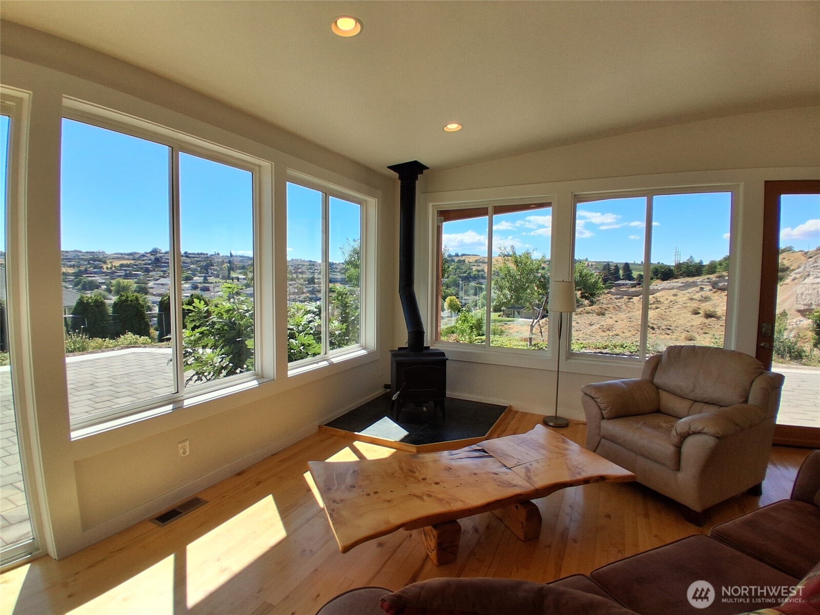 791 N 9th Street Property Photo 3