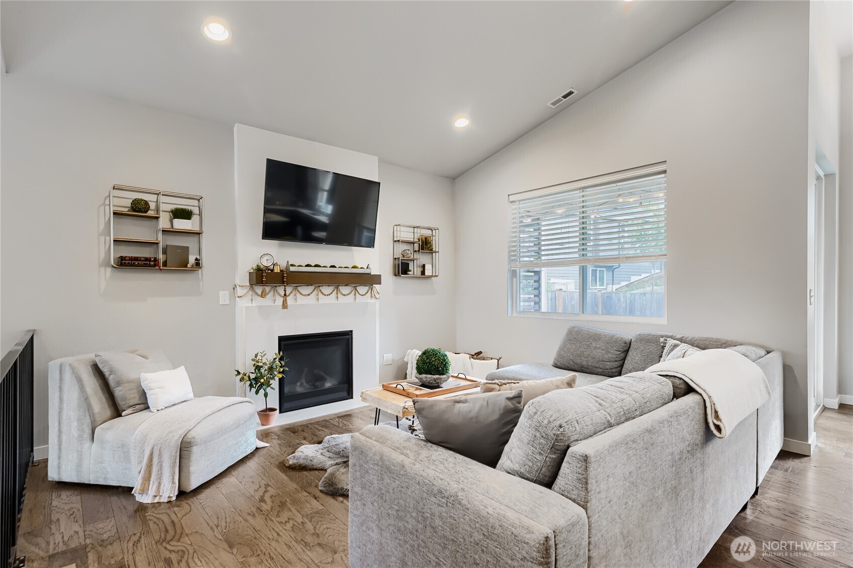 11106 14 Place Property Photo 2