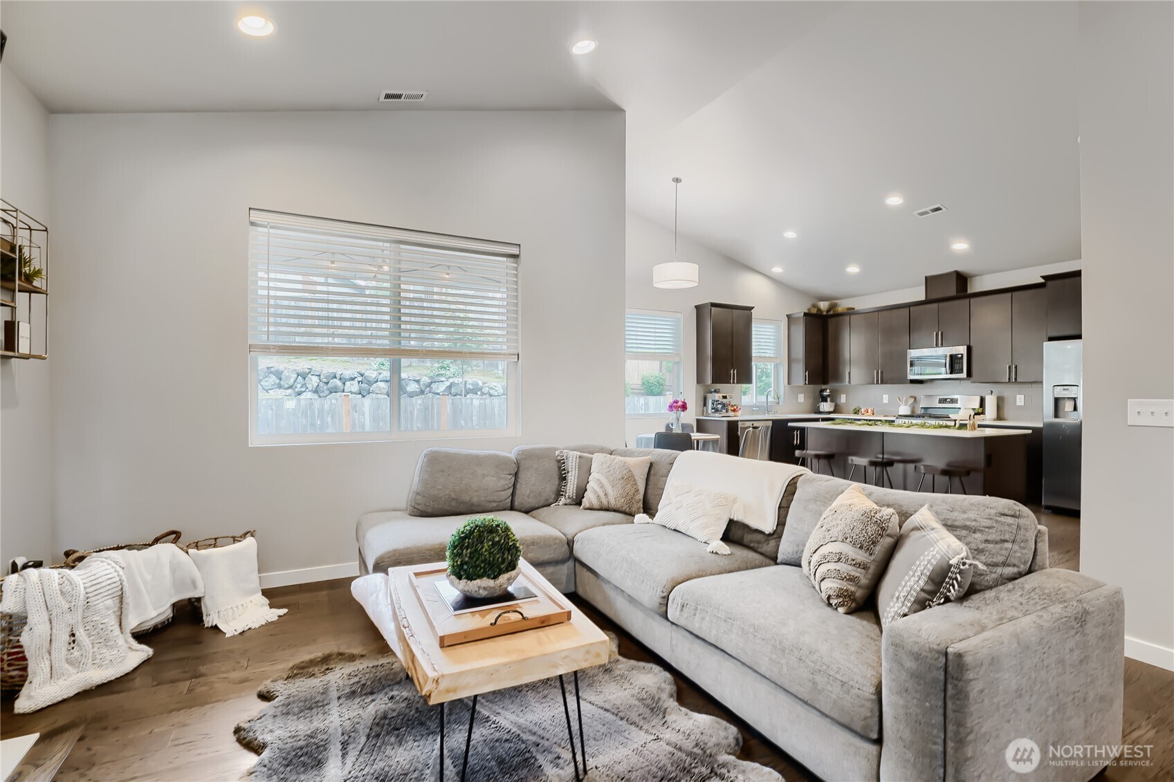 11106 14 Place Property Photo 4