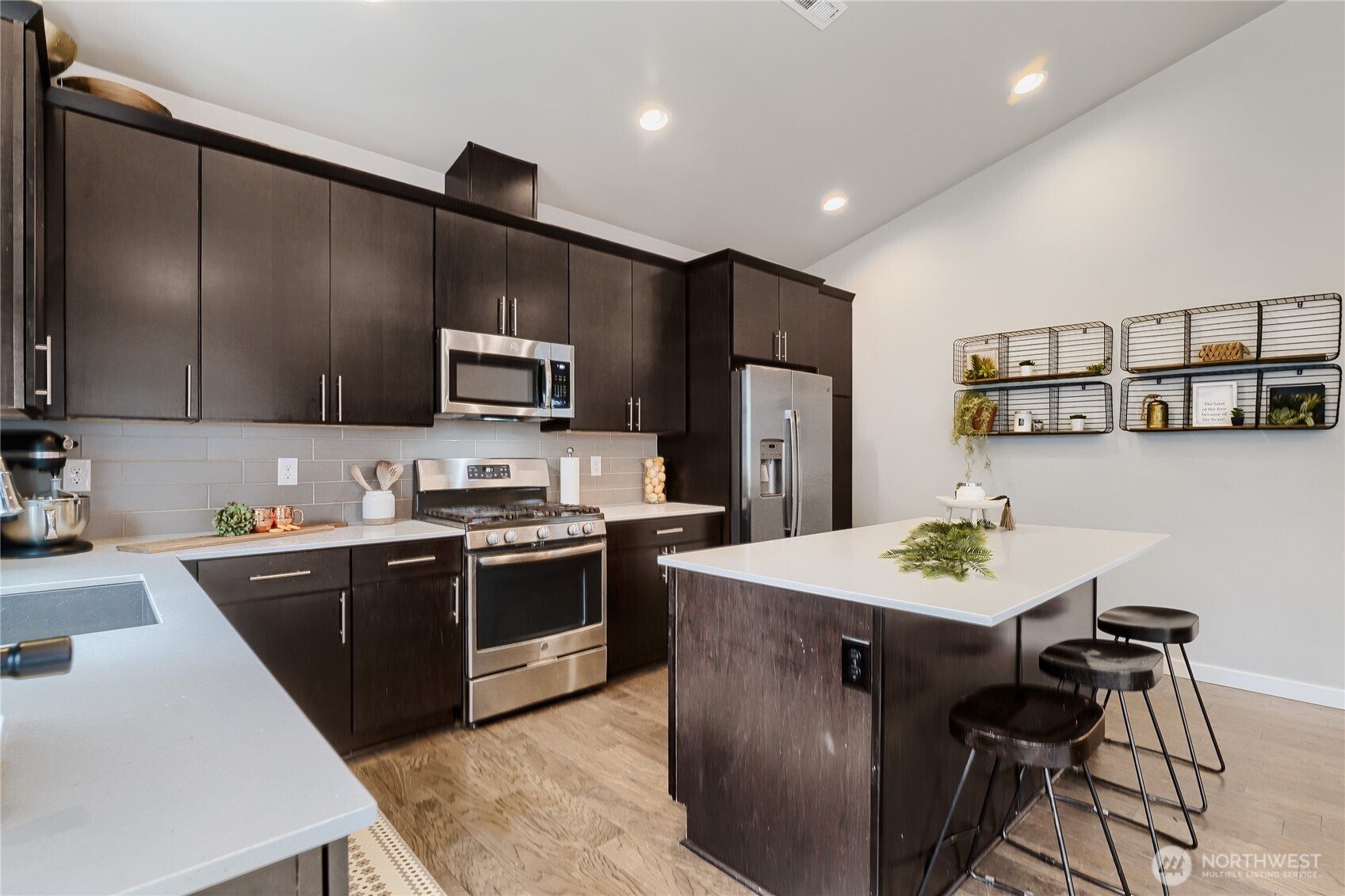 11106 14 Place Property Photo 10