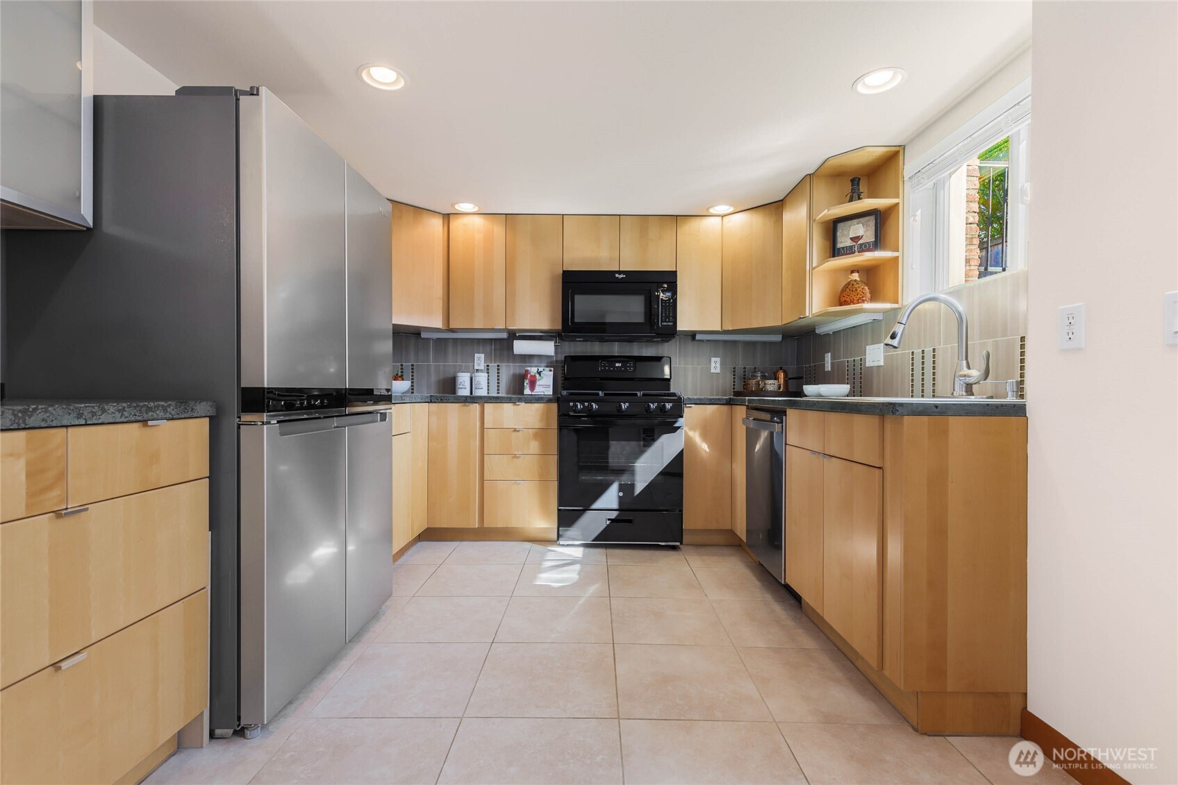 11704 Palatine Avenue Property Photo 27