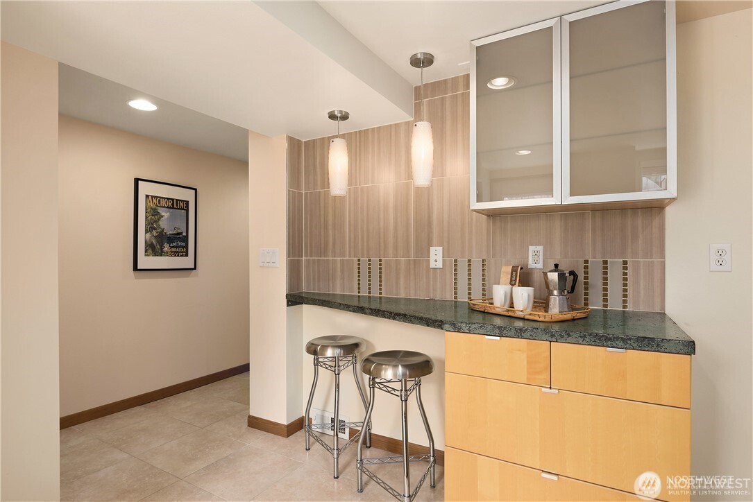 11704 Palatine Avenue Property Photo 28