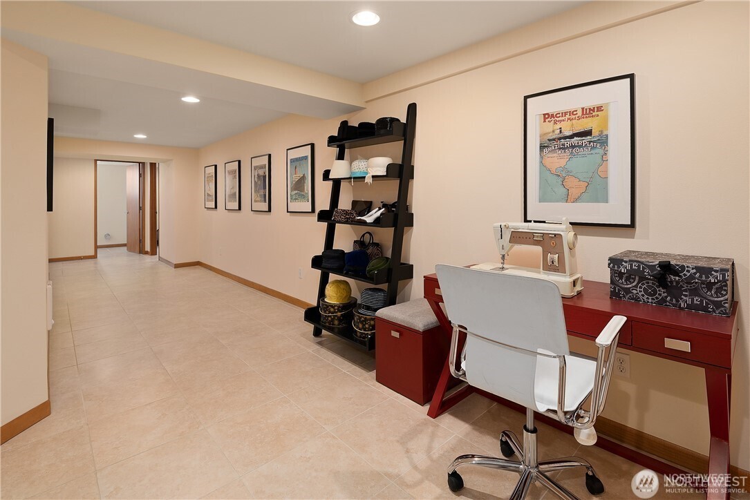 11704 Palatine Avenue Property Photo 31