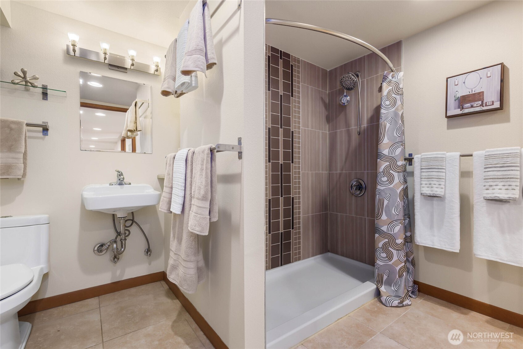 11704 Palatine Avenue Property Photo 33