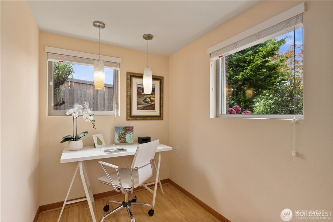 11704 Palatine Avenue Property Photo 35