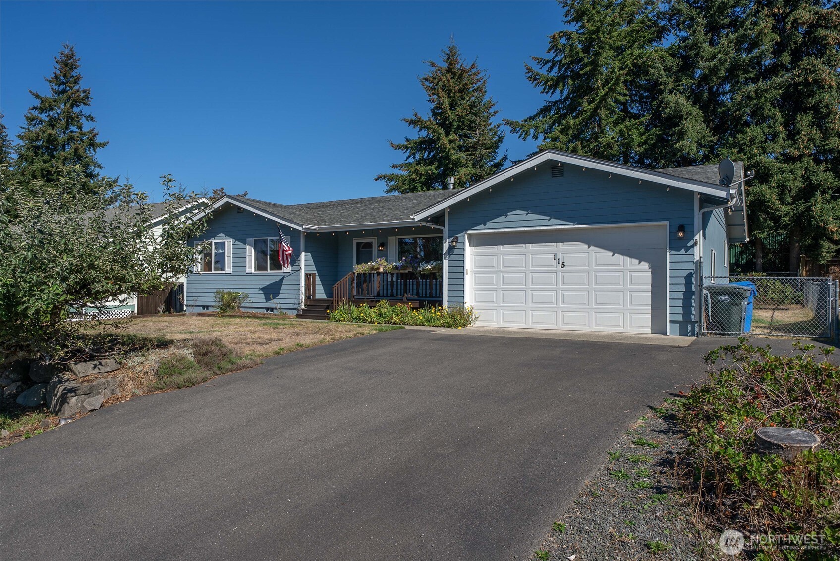 115 Eagle Glen Court Property Photo 4