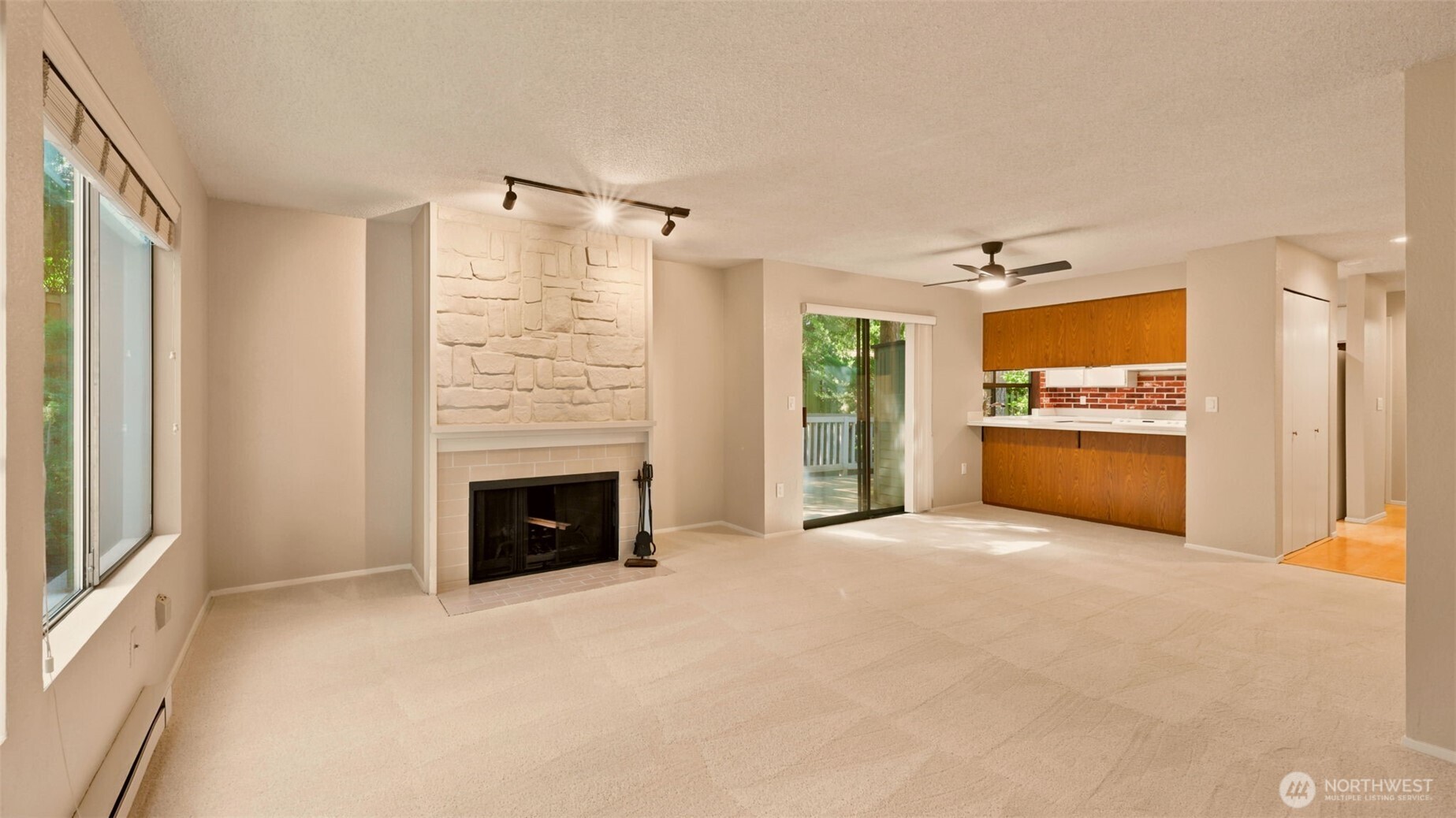1850 Grant Avenue D5 Property Photo 4