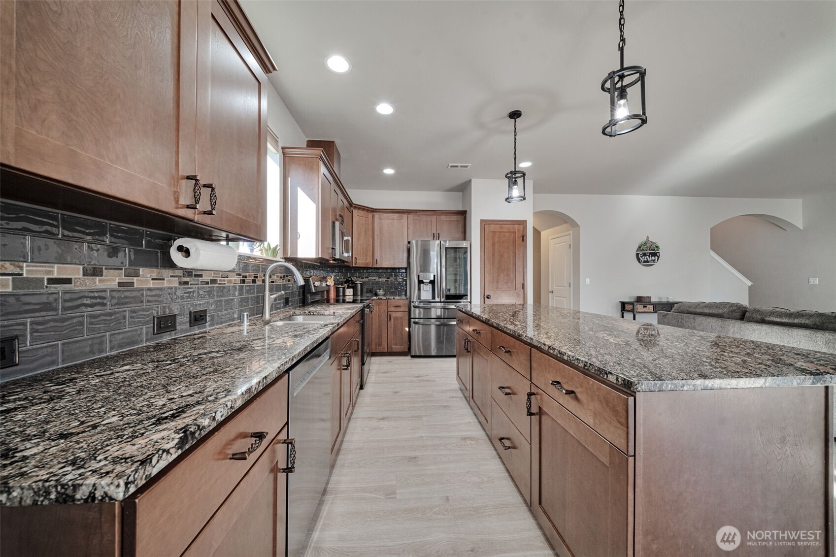 9947 Dain Street Property Photo 8