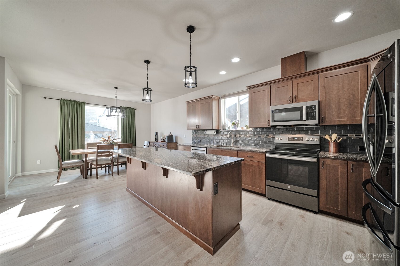 9947 Dain Street Property Photo 10