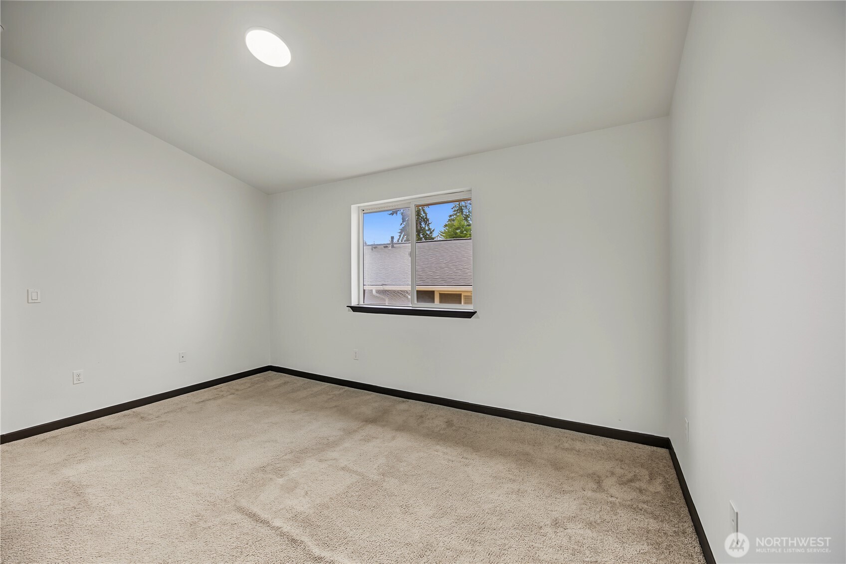 13216 33rd Place 3 Property Photo 20