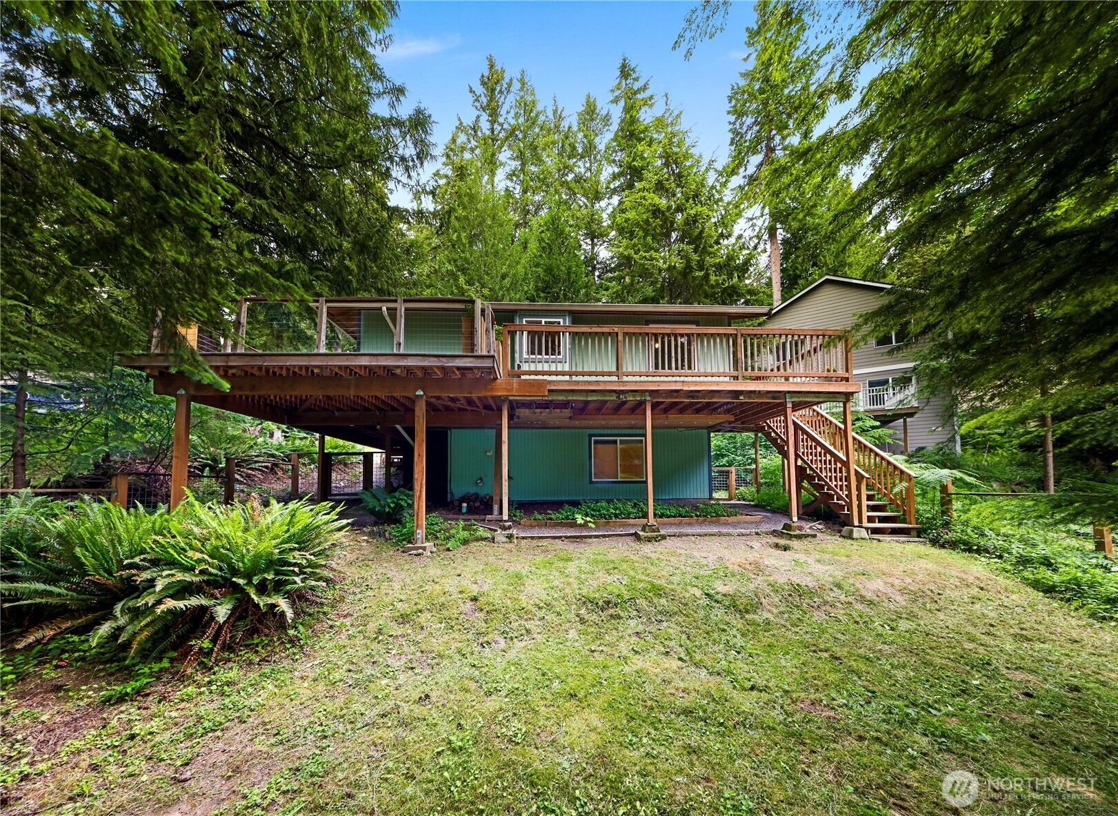 140 Windward Drive Property Photo 2