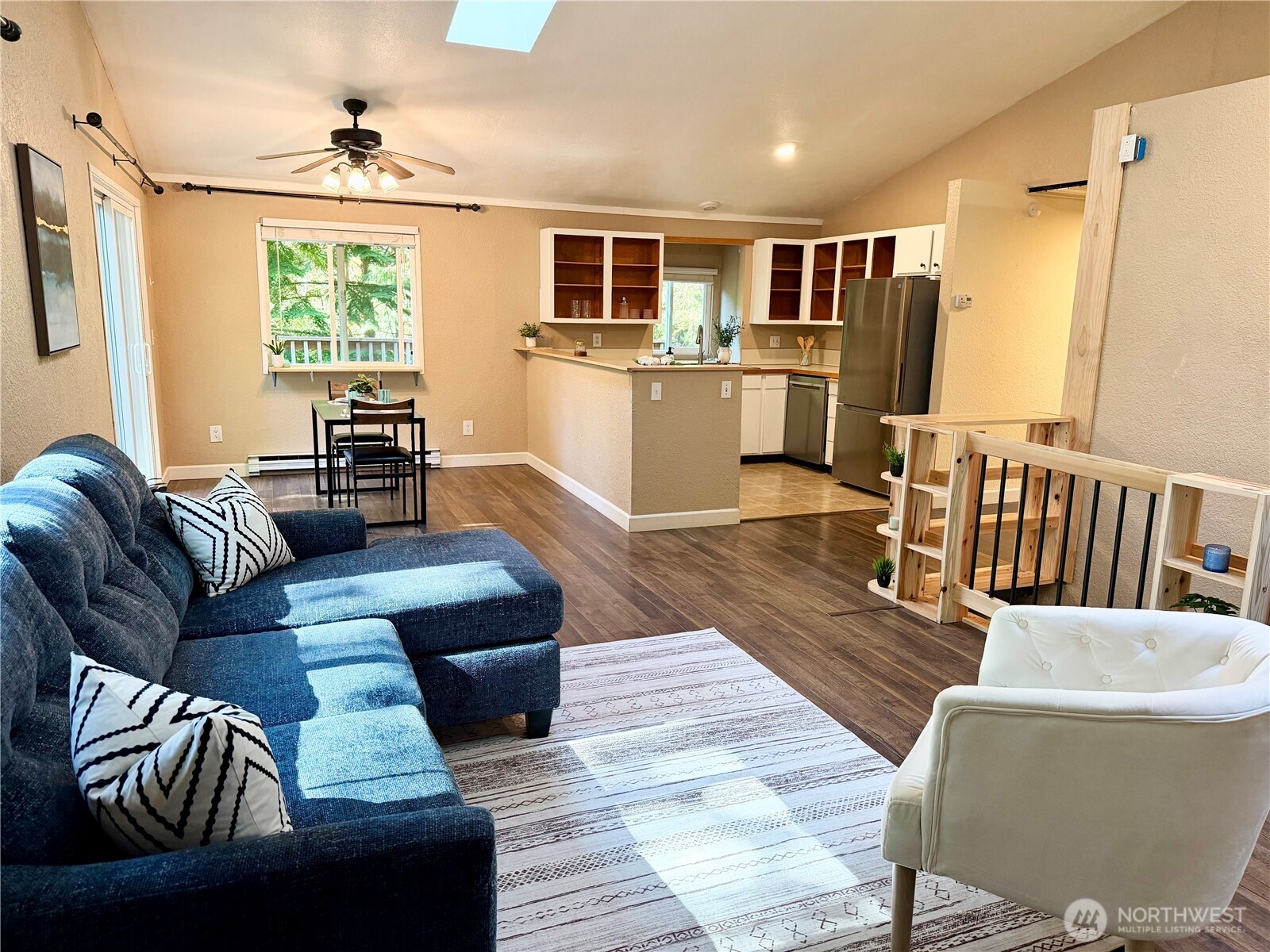 140 Windward Drive Property Photo 4