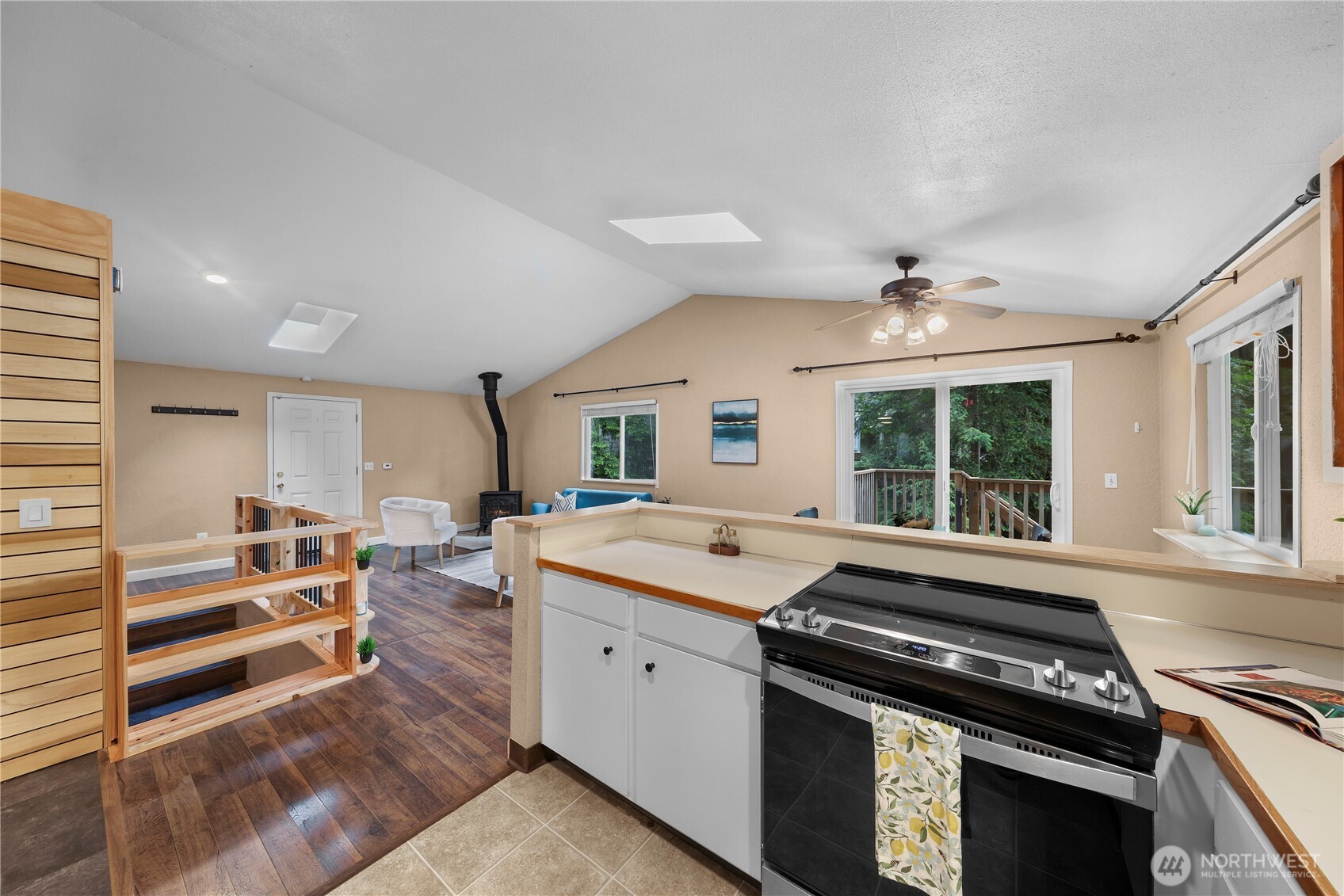 140 Windward Drive Property Photo 10