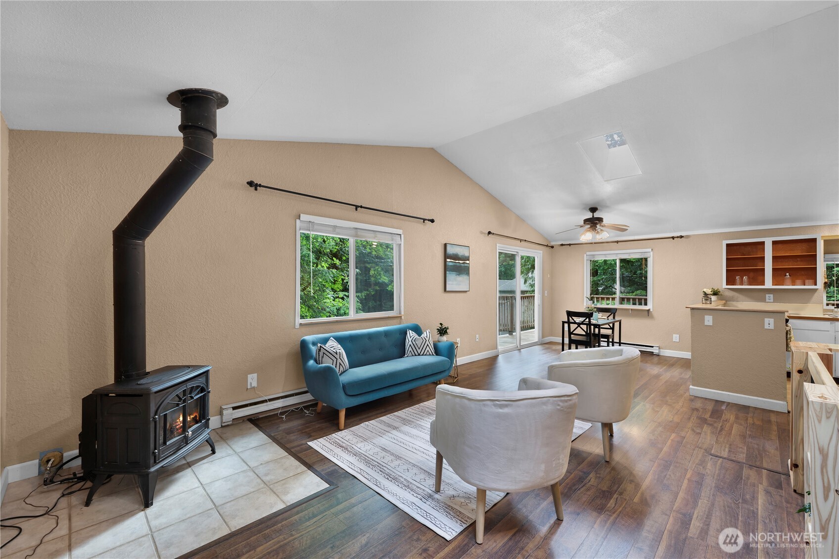 140 Windward Drive Property Photo 12