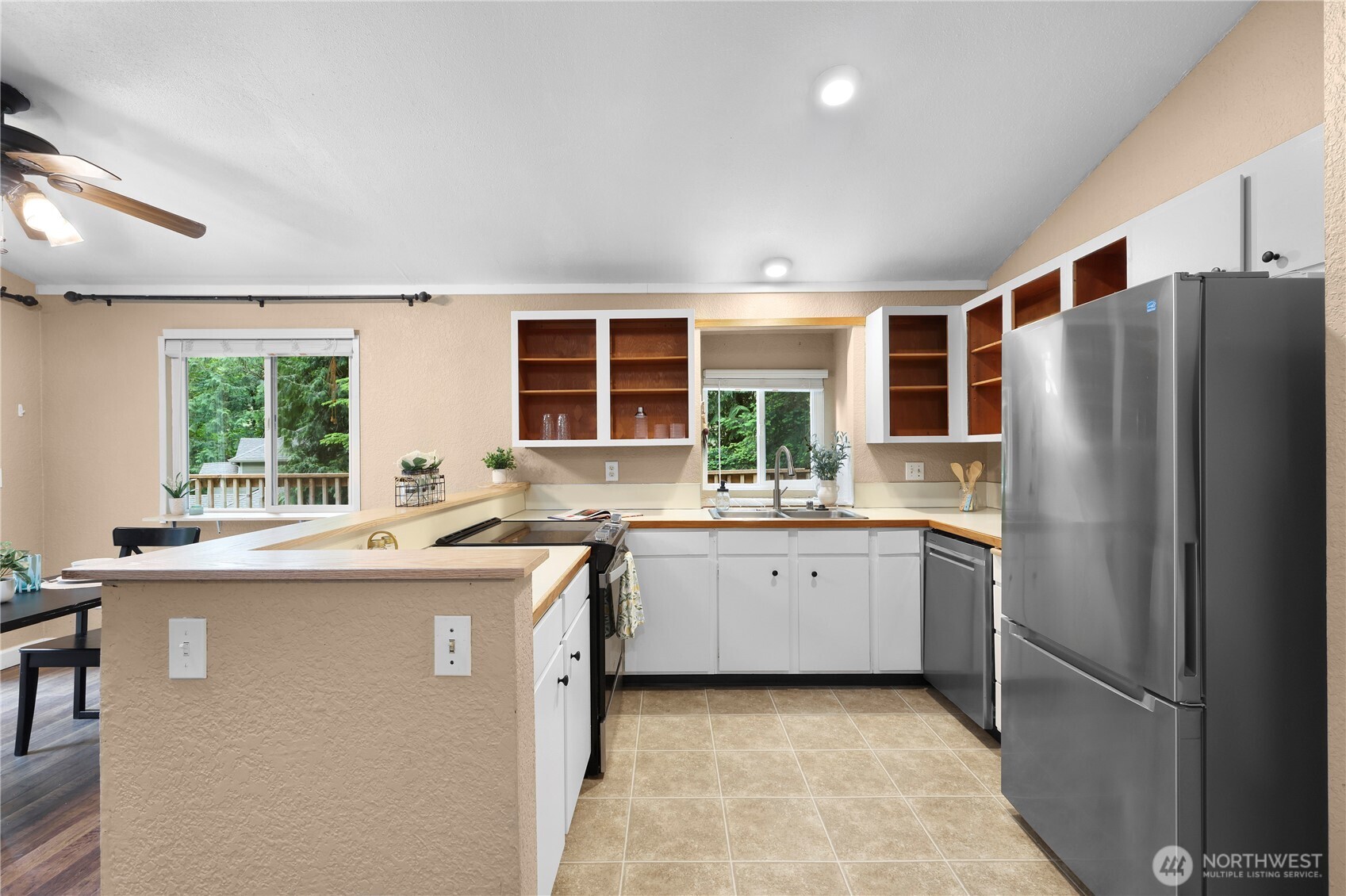 140 Windward Drive Property Photo 16