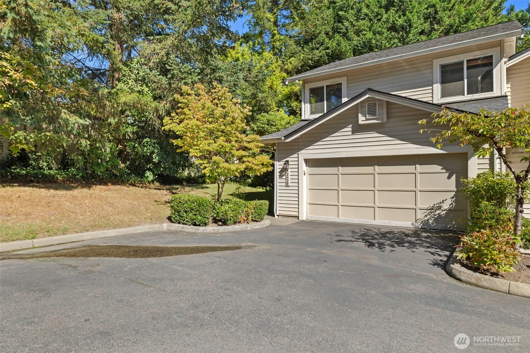12438 Ne 7th Place Property Photo 2