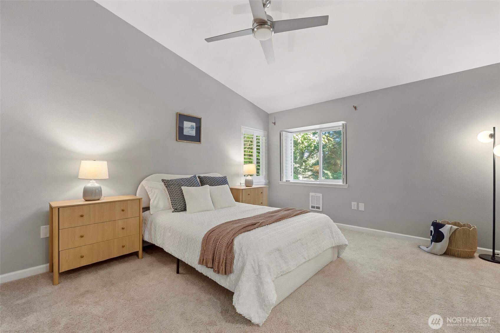 12438 Ne 7th Place Property Photo 17