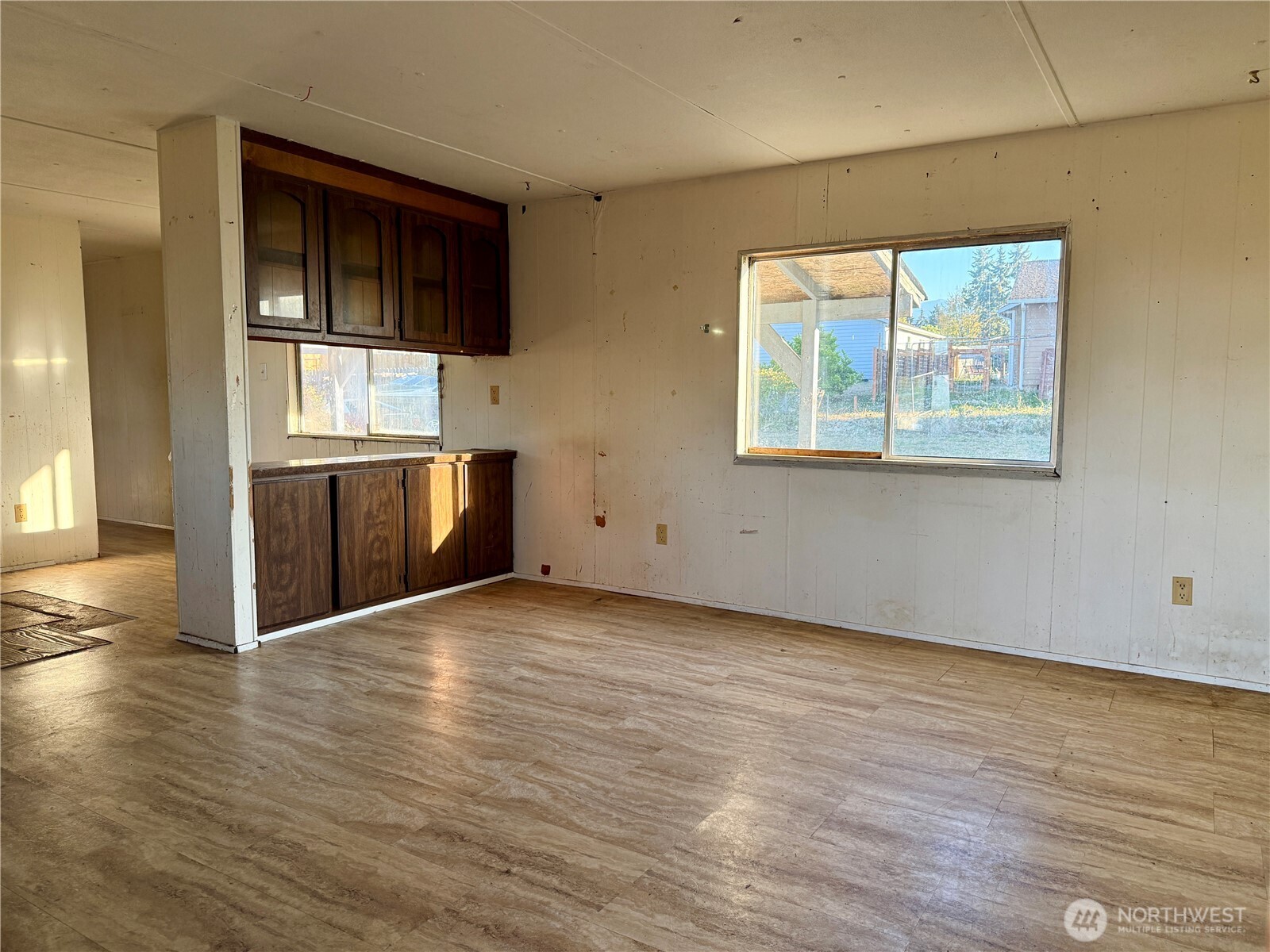 2362 E 6th Ave Property Photo 6