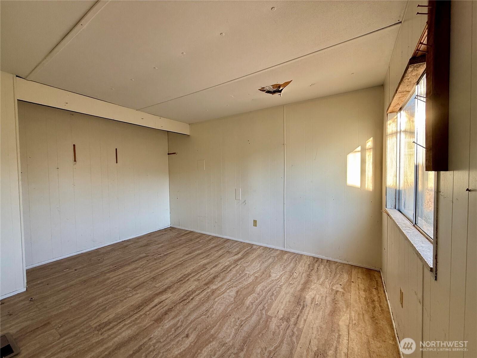 2362 E 6th Ave Property Photo 12