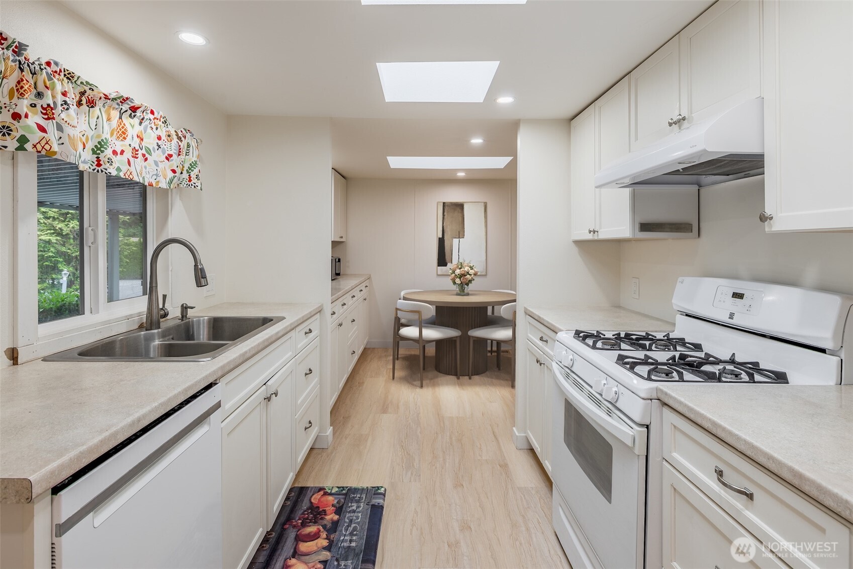 17114 117th Ct Ne Property Photo 3