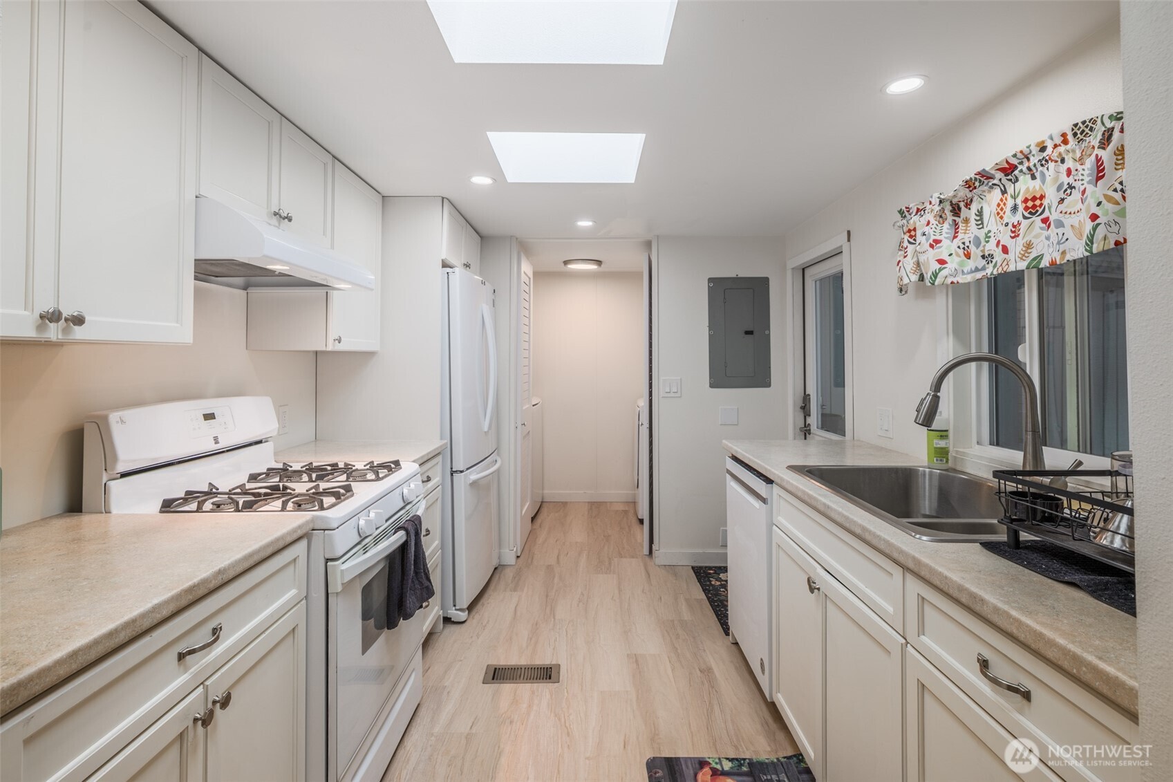 17114 117th Ct Ne Property Photo 4