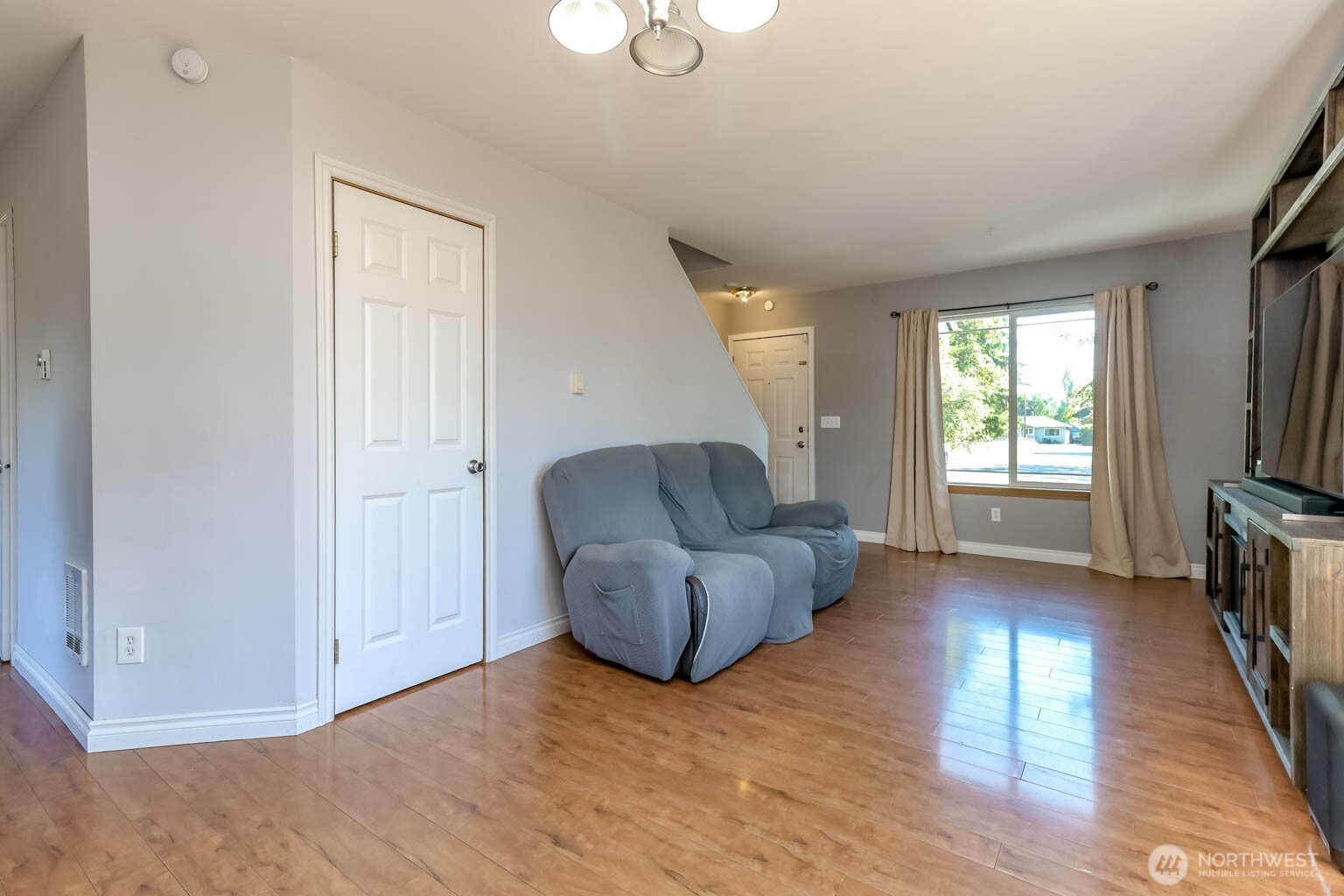 12211 2nd Avenue Ct E Property Photo 6