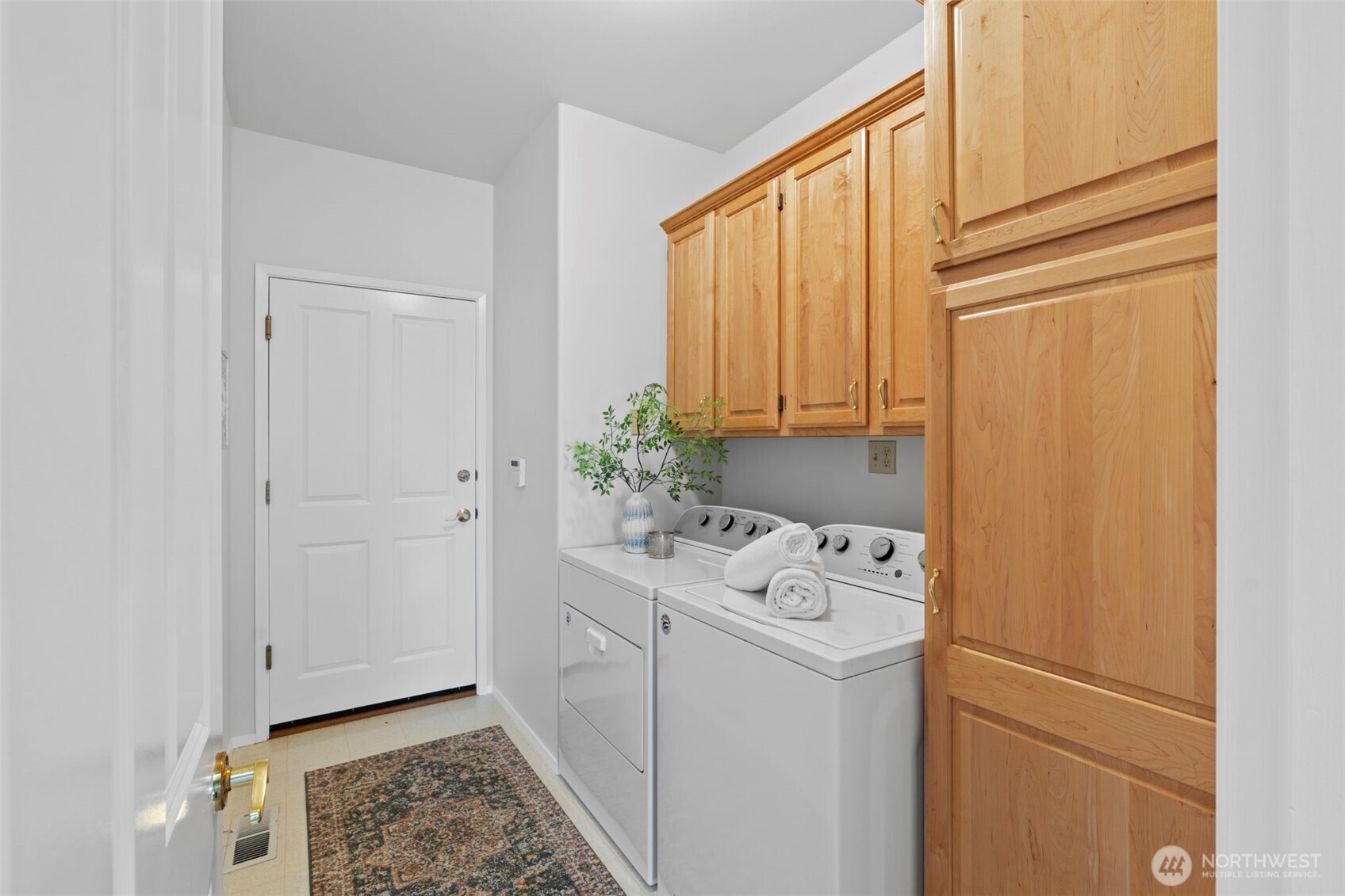 22853 Ne Jefferson Point Road Property Photo 28
