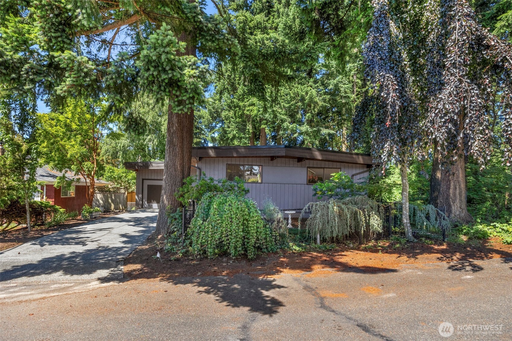 12521 2nd Avenue Property Photo 3