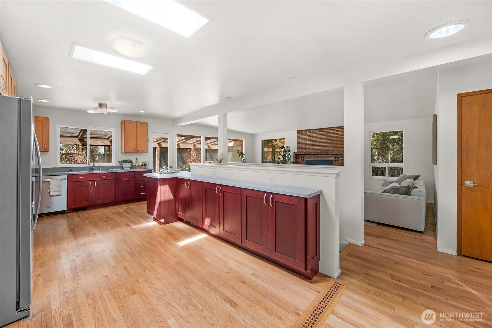 12521 2nd Avenue Property Photo 8