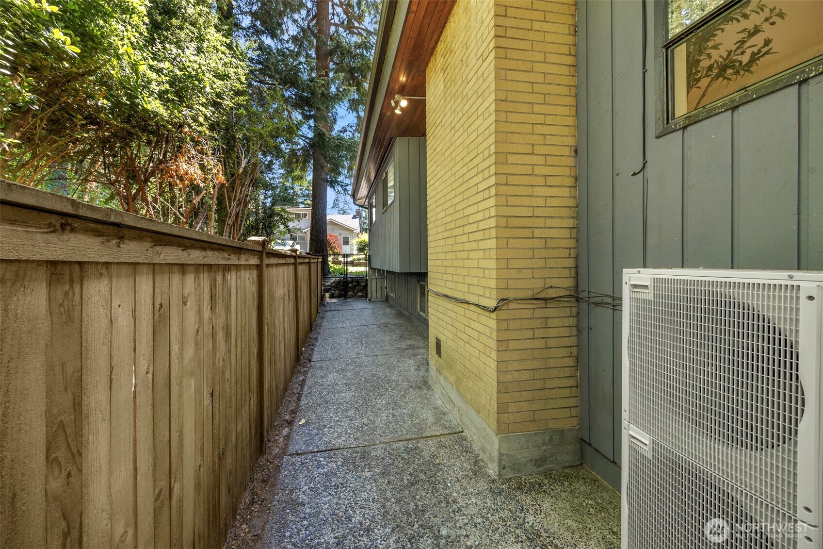 12521 2nd Avenue Property Photo 38